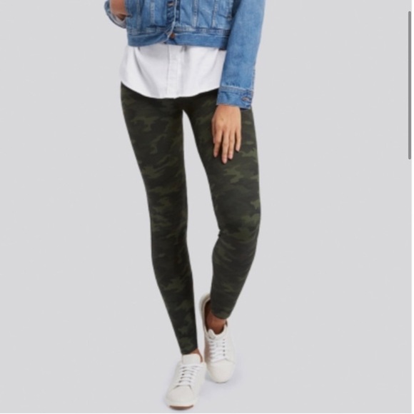 Women’s SPANX Look at me now camo leggings- Size Small - Picture 4 of 8